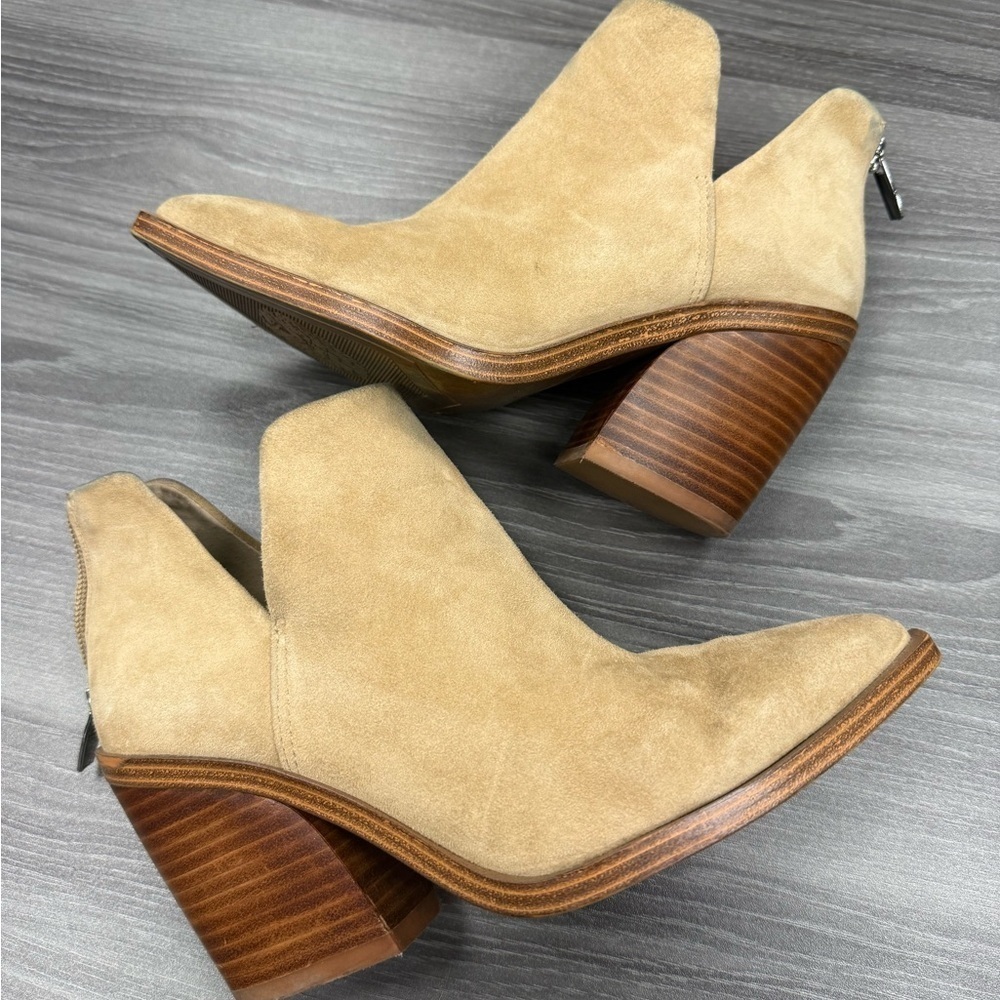Vince Camuto suede zip up ankle boots tan/beige booties heeled shoes Size 6M